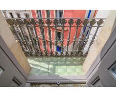 Amplio piso con muchas habiaciones a dos minutos de la Plaça Sant Jaume