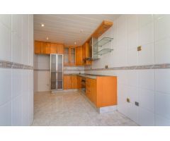 ACOGEDORA CASA EN EL BARRIO DE JONCARETS