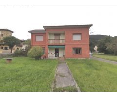Casa independiente en gran parcela urbana