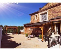 CHALET URBANIZACION AGUACAMPADA