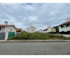 Terreno urbano llano en el centro de Argoños: ¡Construye tu chalet de ensueño a solo 1 km de la play