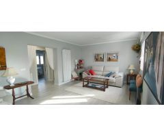 Piso Exterior en Santoña: A 70 Metros del Paseo Marítimo, con Luz y Espacios Versátiles