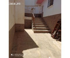 CASA EN IZNATE CON APARTAMENTO