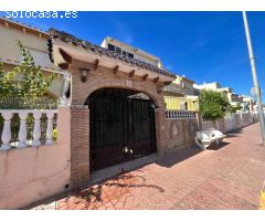 Estupendo duplex de 3 dormitorios, 2 baños situado en el centro de Playa Flamenca