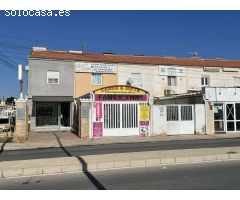 Bonita tienda y apartamento situado en Torrevieja