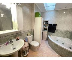 Bonita tienda y apartamento situado en Torrevieja