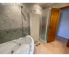 Bonita tienda y apartamento situado en Torrevieja
