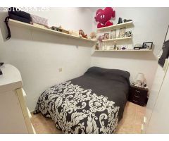 Bonita tienda y apartamento situado en Torrevieja