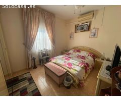 Bonita tienda y apartamento situado en Torrevieja