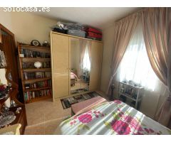 Bonita tienda y apartamento situado en Torrevieja