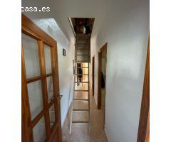 Bonita tienda y apartamento situado en Torrevieja