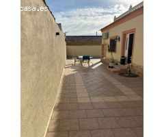 Villa de 2 dormitorios, 2 baños, solárium y 1 piscina privada