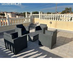 Villa de 2 dormitorios, 2 baños, solárium y 1 piscina privada