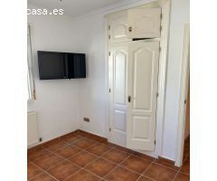 Villa de 2 dormitorios, 2 baños, solárium y 1 piscina privada