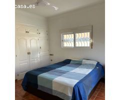 Villa de 2 dormitorios, 2 baños, solárium y 1 piscina privada