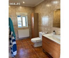 Villa de 2 dormitorios, 2 baños, solárium y 1 piscina privada