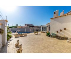 Villa  de lujo única en Las Chismosas ( Orihuela Costa )