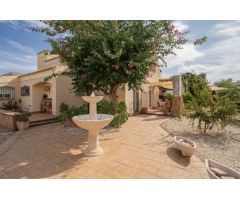 Exclusiva Villa de 4 Dormitorios con 312 m² Construidos sobre Parcela de 1.100 m² en la Prestigiosa 