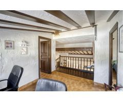 Exclusiva Villa de 4 Dormitorios con 312 m² Construidos sobre Parcela de 1.100 m² en la Prestigiosa 