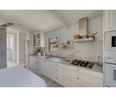 Exclusiva Villa de 4 Dormitorios con 312 m² Construidos sobre Parcela de 1.100 m² en la Prestigiosa 