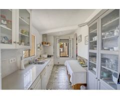 Exclusiva Villa de 4 Dormitorios con 312 m² Construidos sobre Parcela de 1.100 m² en la Prestigiosa 