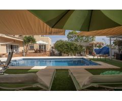 Exclusiva Villa de 4 Dormitorios con 312 m² Construidos sobre Parcela de 1.100 m² en la Prestigiosa 