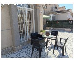 Encantador bungalow de 2 dormitorios cerca del Lago Rosa de Torrevieja