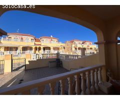 Preciosa casa adosada de 3 dormitorios con piscina comunitaria