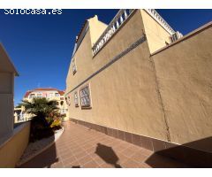 Preciosa casa adosada de 3 dormitorios con piscina comunitaria