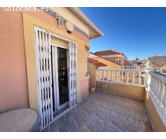 Preciosa casa adosada de 3 dormitorios con piscina comunitaria
