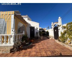Hermosa villa con piscina climatizada en Las Chismosas