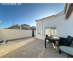 Chalet independiente de 3 dormitorios completamente reformado en la Florida, Orihuela costa
