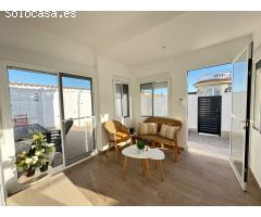 Chalet independiente de 3 dormitorios completamente reformado en la Florida, Orihuela costa