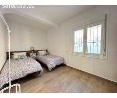 Chalet independiente de 3 dormitorios completamente reformado en la Florida, Orihuela costa