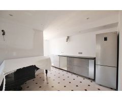 Espectacular Villa de 6 Habitaciones, Piscina Privada y 320m² Construidos sobre 800m² de Parcela en 
