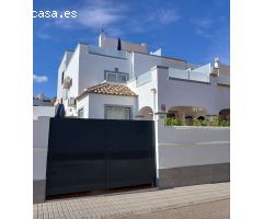 Dúplex de 3 dormitorios y 2 baños con 2 piscinas comunitarias