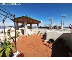 Apartamento en planta alta de 2 dormitorios con solarium privado y piscina comunitaria