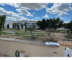 Hermosa villa de 3 dormitorios, 1 baño, 1 terraza y 1 solárium con un jardín de + 400m2