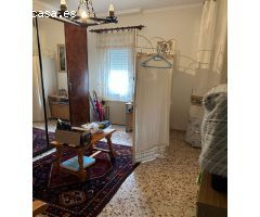 Hermosa villa de 3 dormitorios, 1 baño, 1 terraza y 1 solárium con un jardín de + 400m2