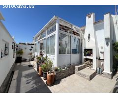 Precioso Bungalow en una planta de 2 dormitorios y 2 baños con 2 piscinas comunitarias