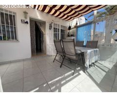 Precioso Bungalow en una planta de 2 dormitorios y 2 baños con 2 piscinas comunitarias