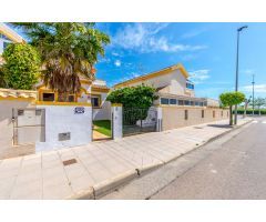 Duplex de 3 dormitorios , 2 baños a 1km de la playa en la Torre de la Horadada