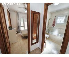 Preciosa villa con 2 dormitorios y 2 baños.