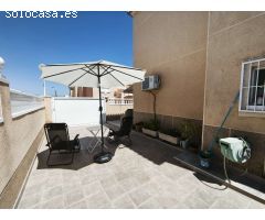 Precioso dúplex de 4 dormitorios y 2 baños en Los Balcones.