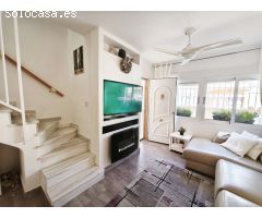 Precioso dúplex de 4 dormitorios y 2 baños en Los Balcones.