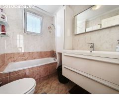 Precioso dúplex de 4 dormitorios y 2 baños en Los Balcones.