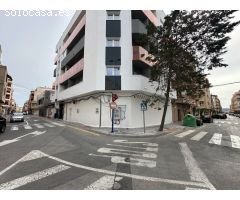 Local comercial diáfano de 305 m2 en esquina en el centro de Torrevieja