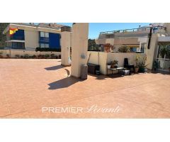 SE VENDE ÁTICO DUPLEX CON GRAN TERRAZA Y VISTAS AL MAR