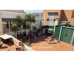 SE VENDE ÁTICO DUPLEX CON GRAN TERRAZA Y VISTAS AL MAR