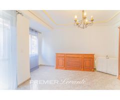 Piso en Alicante - Zona Los Ángeles: Comodidad y Confort